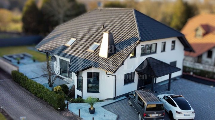 Luxuriöse Liegenschaft in Kirkel - mit Stellplätzen, Doppelgarage & Garten - keine Käuferprovision!