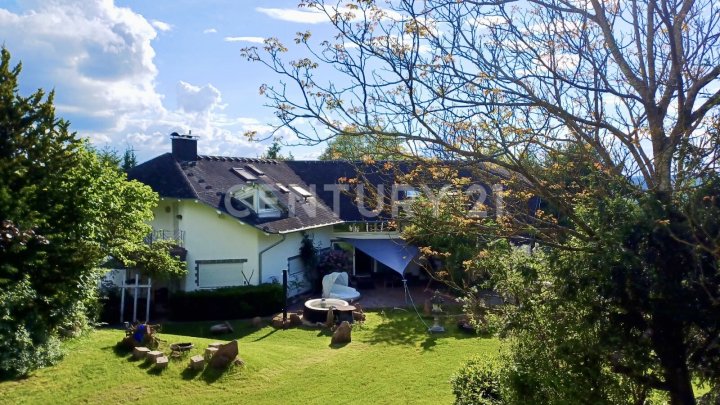 Designer Villa auf ca. 450 m² Wohnfläche mit traumhafter parkähnlicher Gartenanlage