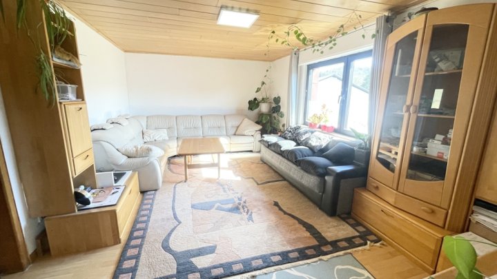 Einfamilienhaus mit Garten, Garage und Stellplatz – Viel Potenzial für Ihre Ideen
