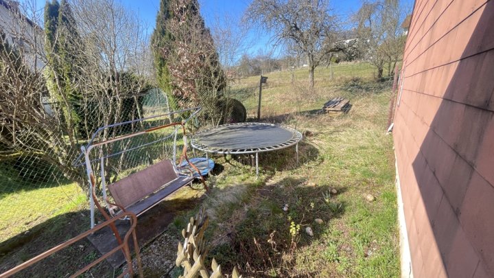 Einfamilienhaus mit Garten, Garage und Stellplatz – Viel Potenzial für Ihre Ideen