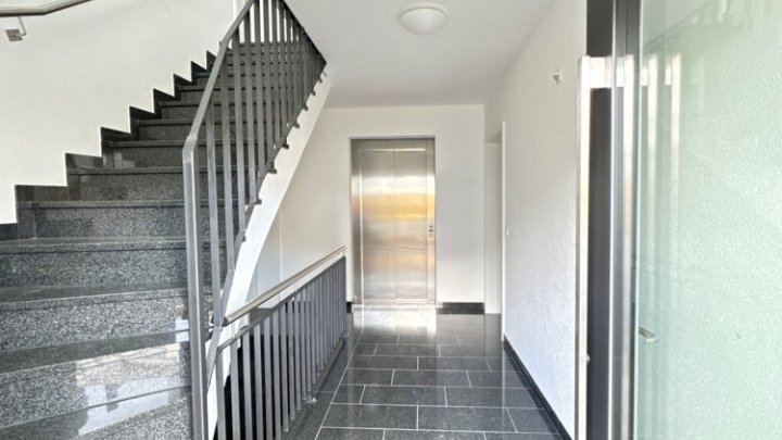 Erstbezug 3-ZKB mit Terrasse, provisionsfrei in nachhaltig effizientem MFH