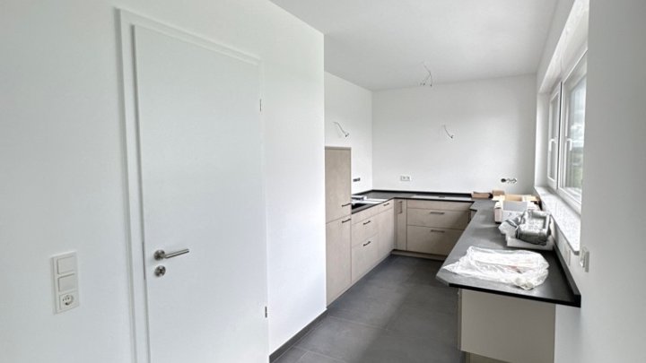 Erstbezug 3-ZKB mit Terrasse, provisionsfrei in nachhaltig effizientem MFH