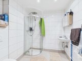 Bad Wohnung EG Links 