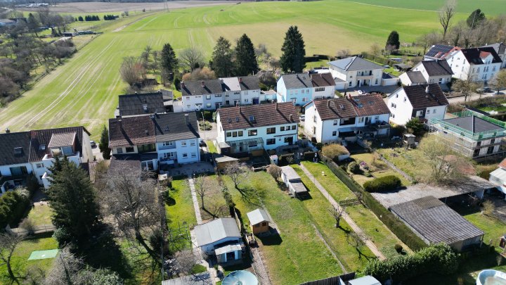 Einfamilienhaus mit Traumgarten in Top-Lage von Neuforweiler !