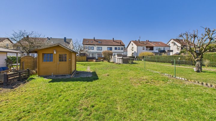 Einfamilienhaus mit Traumgarten in Top-Lage von Neuforweiler !