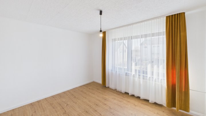 Einfamilienhaus mit Traumgarten in Top-Lage von Neuforweiler !