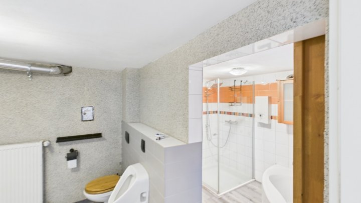 Einfamilienhaus in Saarbrücken, charmantes Reihenmittelhaus mit 2 große Terrassen !