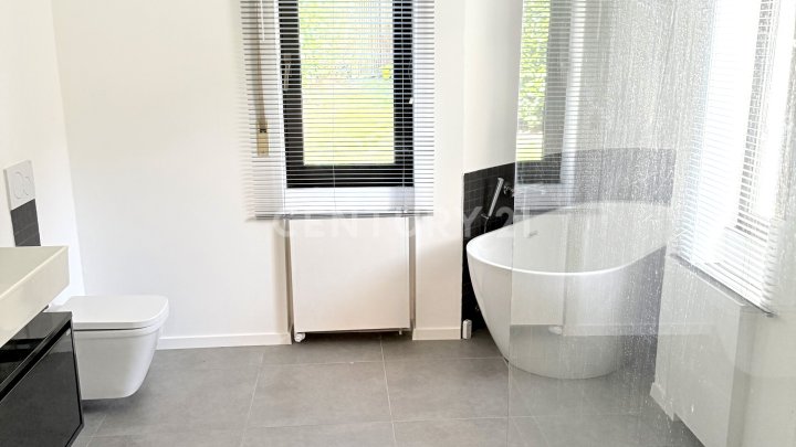Prestige und Exklusivität vereint - Luxuriöse Villa in Bestlage