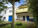 Rückseite mit überdachter Terrasse