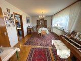 Blick vom Wohnzimmer in das große Esszimmer