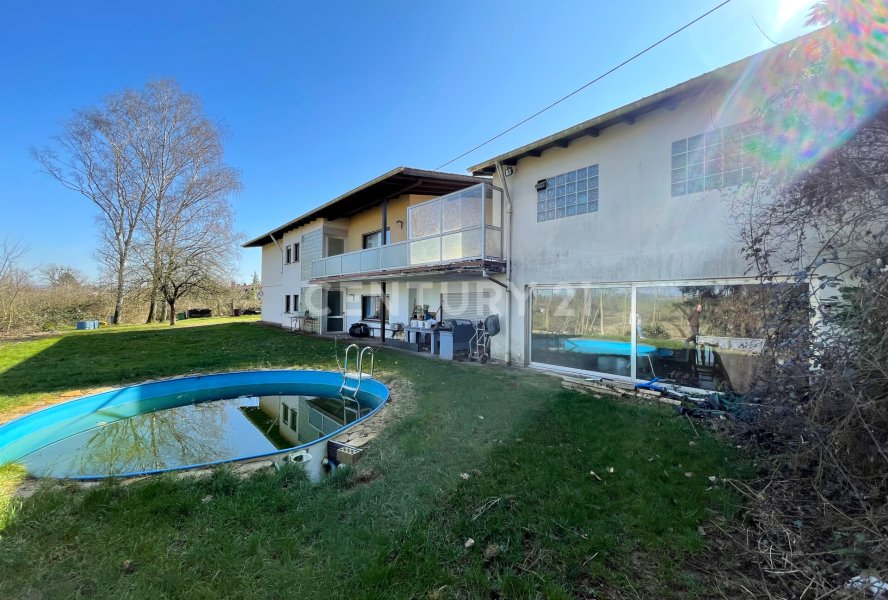 Rückseite Ist Zustand - Glasfront zu Indoor Pool