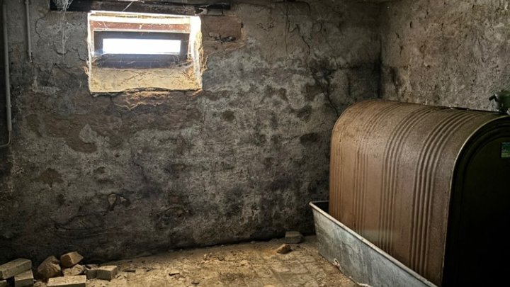 Historisches 2-3 Familienhaus mit Ausbaupotential zur Kernsanierung