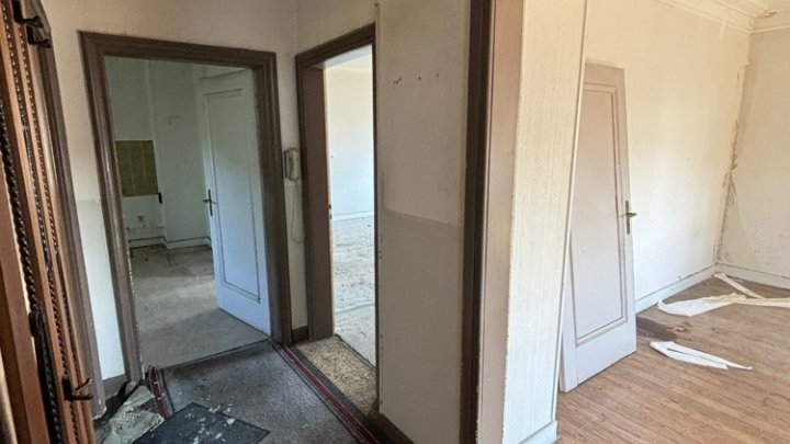 Historisches 2-3 Familienhaus mit Ausbaupotential zur Kernsanierung