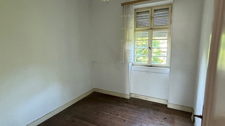 Historisches 2-3 Familienhaus mit Ausbaupotential zur Kernsanierung