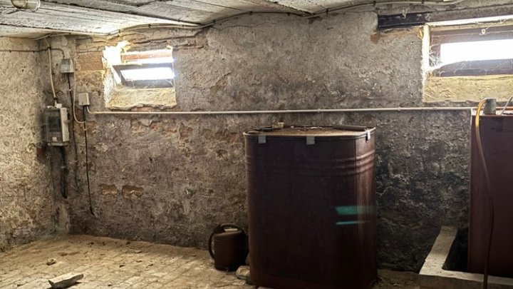 Historisches 2-3 Familienhaus mit Ausbaupotential zur Kernsanierung