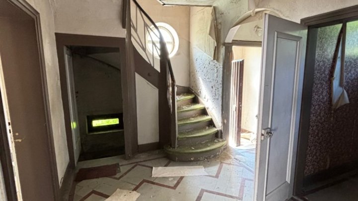 Historisches 2-3 Familienhaus mit Ausbaupotential zur Kernsanierung