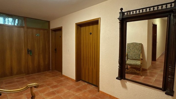 12 möblierte Eigentumswohungen bzw. 24 Zimmer im Paket in gepflegtem Mehrfamilienhaus