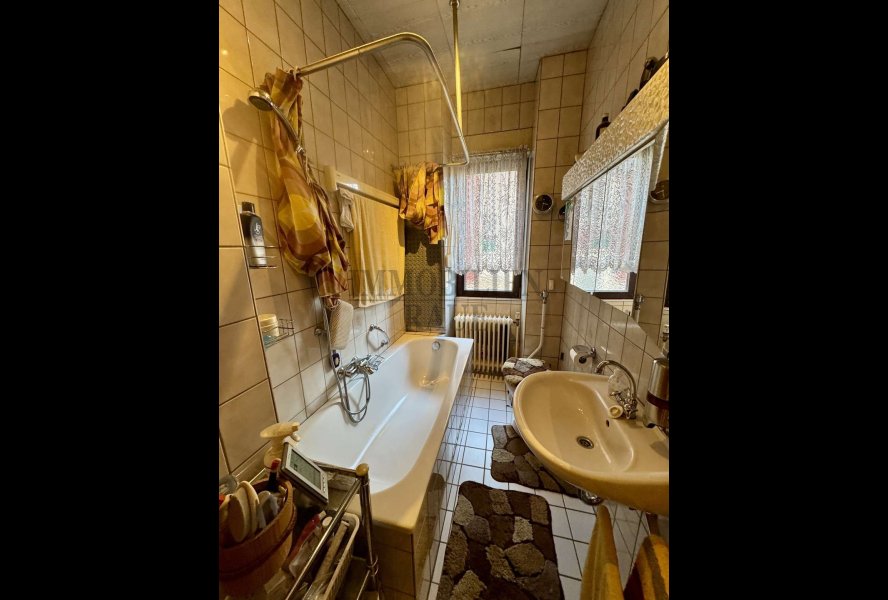 Whg. EG: Badezimmer