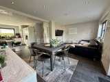 großes offenes Wohnzimmer