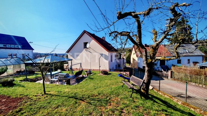 Saniertes EFH mit ca. 170-260m², Mega Ausbaupotential 2. Grundst. 8 KFZ Plätze Werkstatt, Hebebühne
