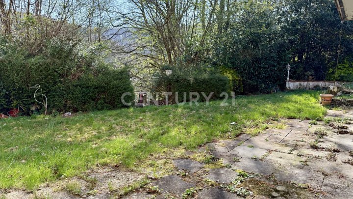 Bungalow auf ca. 188 m² in ruhiger Lage im Grünen in Saarbrücken-Scheidt