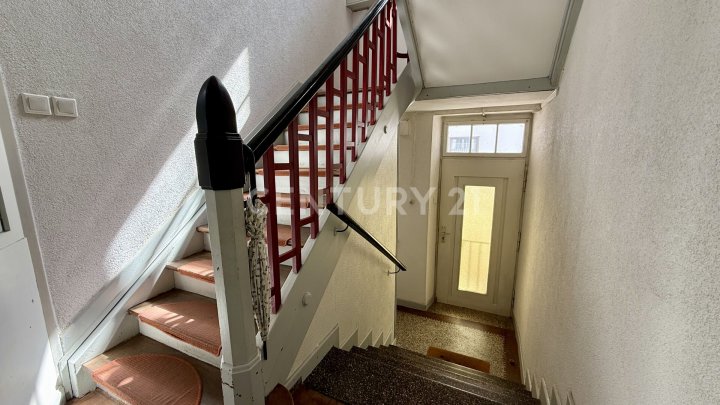 Ca. 260 m² große Stadtvilla in Saarbrücken Güdingen verteilt auf 3 Etagen