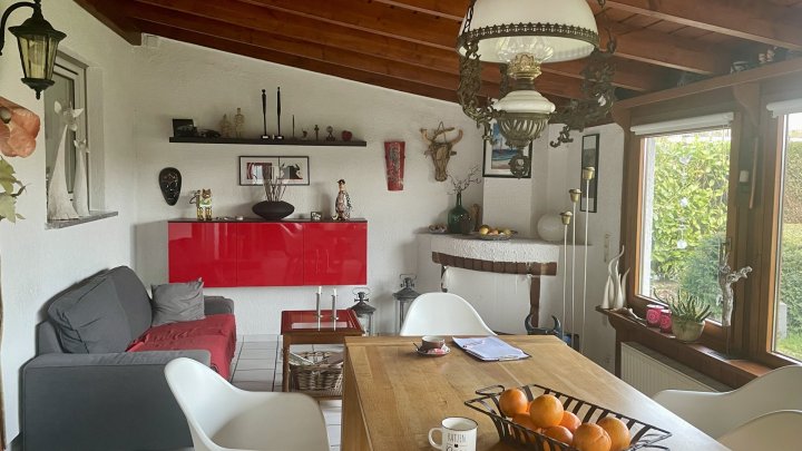 Schönes Einfamilienhaus mit gepflegtem Garten in ruhiger Lage von Wallerfangen OT zu verkaufen