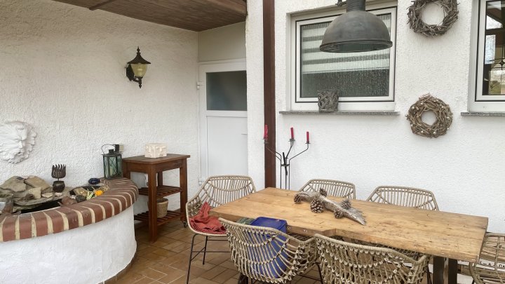 Schönes Einfamilienhaus mit gepflegtem Garten in ruhiger Lage von Wallerfangen OT zu verkaufen