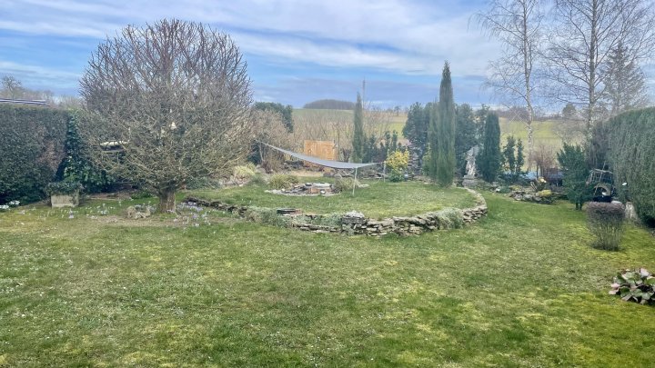 Schönes Einfamilienhaus mit gepflegtem Garten in ruhiger Lage von Wallerfangen OT zu verkaufen