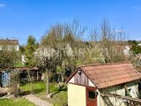Blick von der Terrasse in den Garten