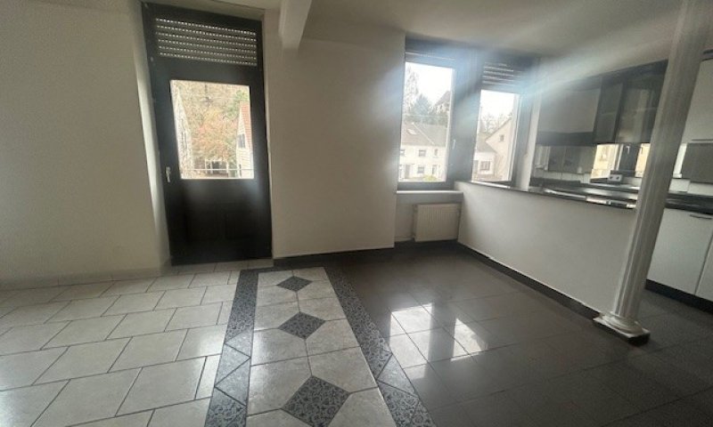Renditeobjekt in Diefflen . Drei Wohnungen und ein kleines Büro suchen neuen Eigentümer