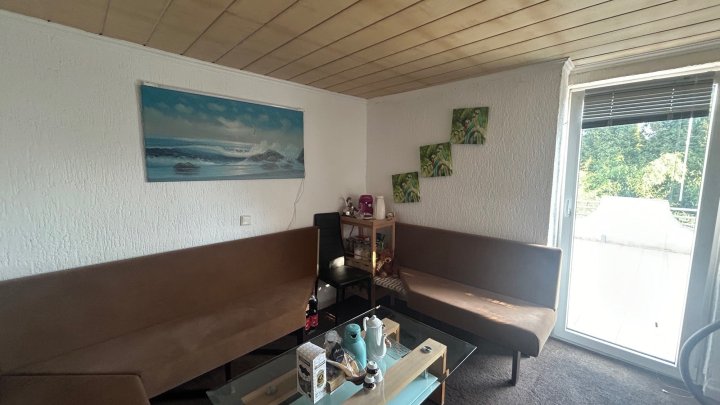 Renditeobjekt in Diefflen . Drei Wohnungen und ein kleines Büro suchen neuen Eigentümer