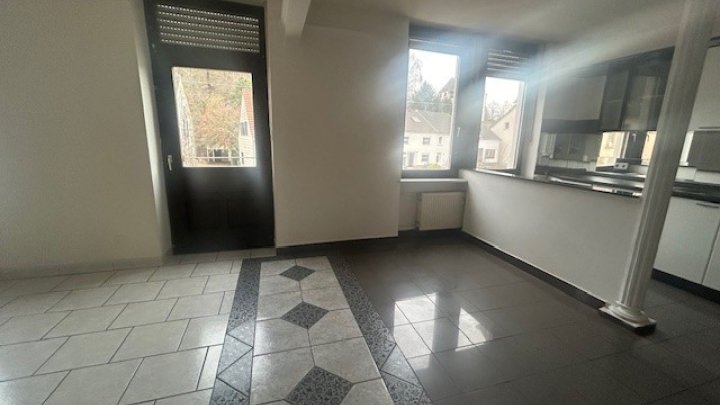 Renditeobjekt in Diefflen . Drei Wohnungen und ein kleines Büro suchen neuen Eigentümer