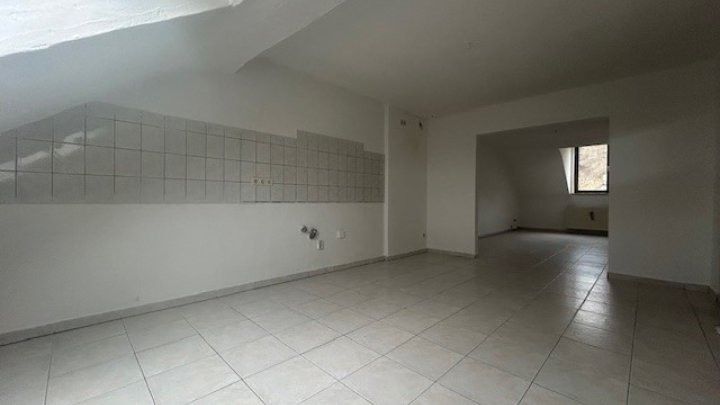 Renditeobjekt in Diefflen . Drei Wohnungen und ein kleines Büro suchen neuen Eigentümer