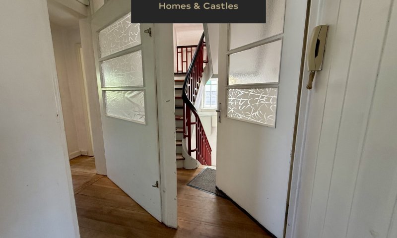 Altbau-Wohnung in einer Stadtvilla in Saarbrücken-Güdingen mit ca. 80 m² Wohnfläche