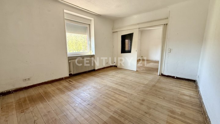 Altbau-Wohnung in einer Stadtvilla in Saarbrücken-Güdingen mit ca. 80 m² Wohnfläche
