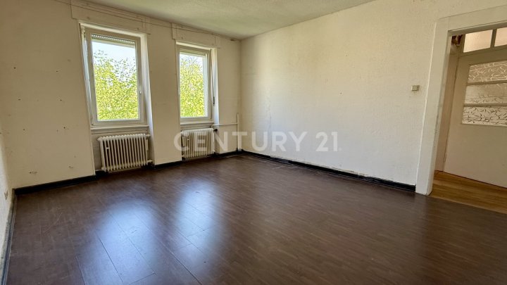 Altbau-Wohnung in einer Stadtvilla in Saarbrücken-Güdingen mit ca. 80 m² Wohnfläche