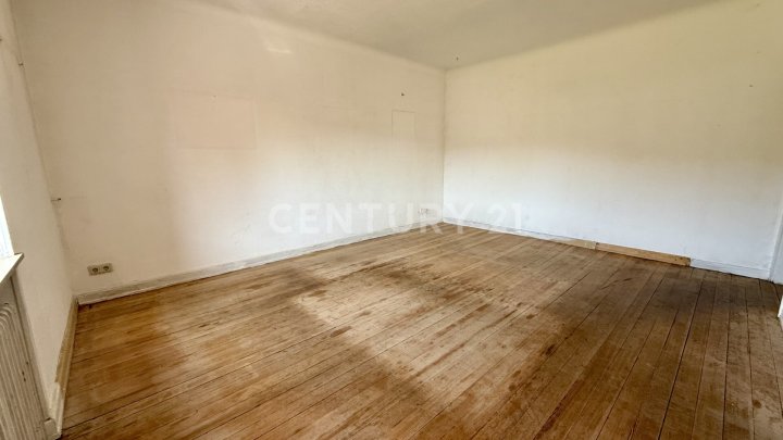 Altbau-Wohnung in einer Stadtvilla in Saarbrücken-Güdingen mit ca. 80 m² Wohnfläche