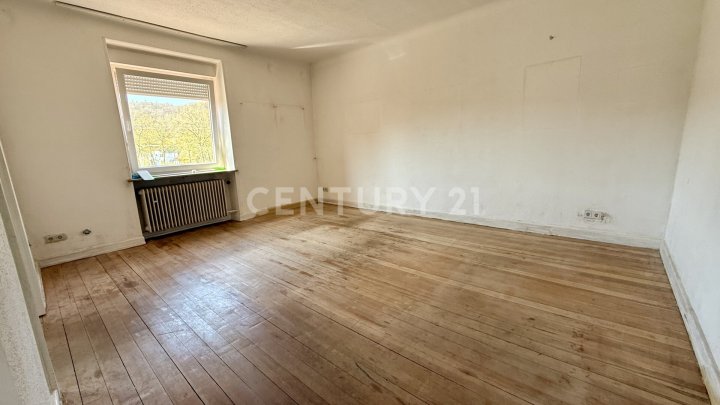 Altbau-Wohnung in einer Stadtvilla in Saarbrücken-Güdingen mit ca. 80 m² Wohnfläche