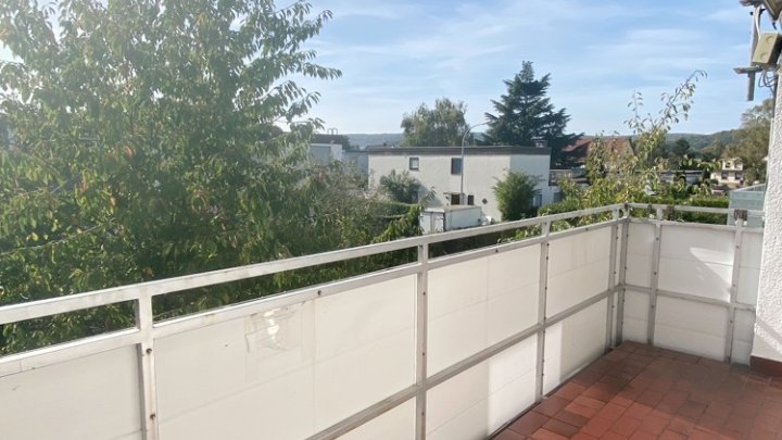 Sonnenverwöhnte 4-ZKB Wohnung mit Terrasse und Garage