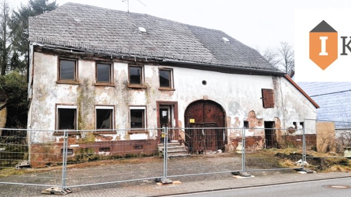 Schnäppchen- Handwerkerhaus / Bauernhaus mit großem Grundstück - Zentral - Wadern-Lockweiler