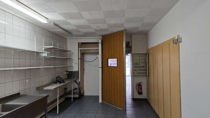 Toller kleiner Laden im Herzen von Schmelz zur Miete