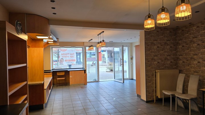 Toller kleiner Laden im Herzen von Schmelz zur Miete