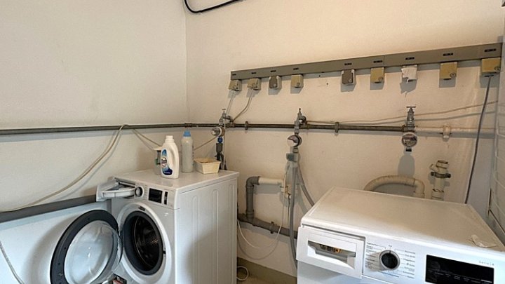 Renovierte 2-ZKB Wohnung mit Einbauküche, Balkon und Garage