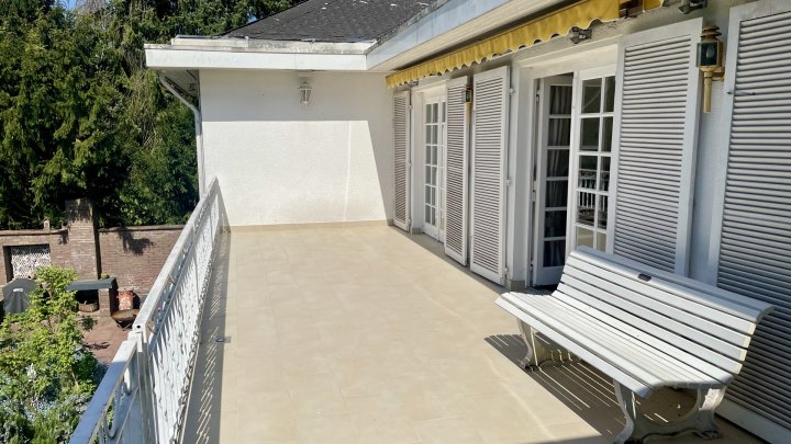 Großzügige Eigentumswohnung mit weitläufigem Balkon und schöner Aussicht in Saarbrücken zu verkaufen