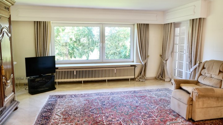 Großzügige Eigentumswohnung mit weitläufigem Balkon und schöner Aussicht in Saarbrücken zu verkaufen