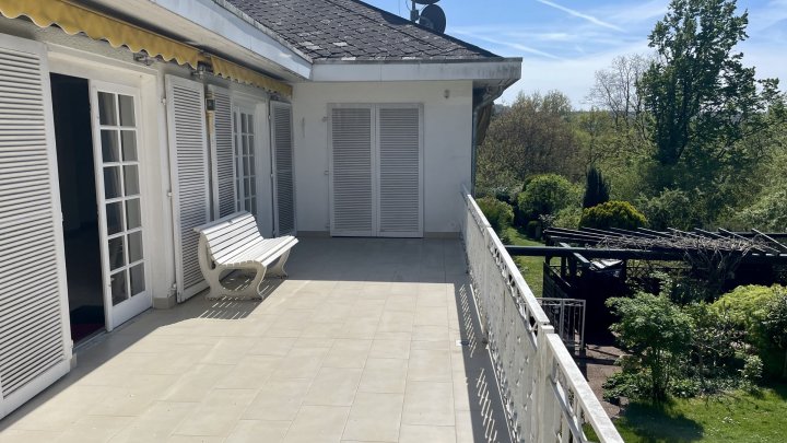 Großzügige Eigentumswohnung mit weitläufigem Balkon und schöner Aussicht in Saarbrücken zu verkaufen