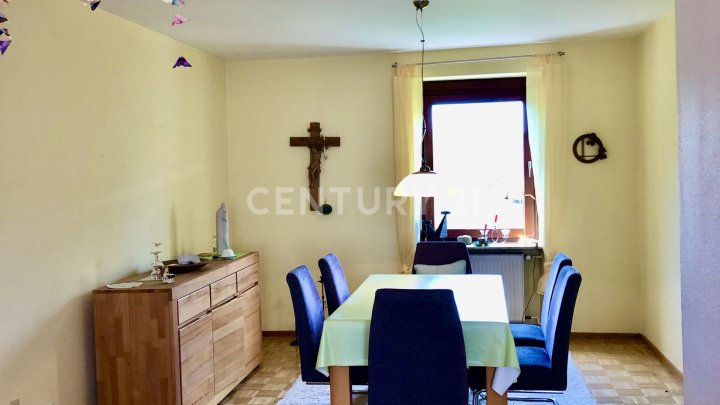 1-2 Familienhaus mit viel Potenzial-perfekt für Familien, Mehrgenerationen & Investoren