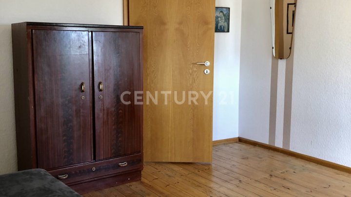 1-2 Familienhaus mit viel Potenzial-perfekt für Familien, Mehrgenerationen & Investoren