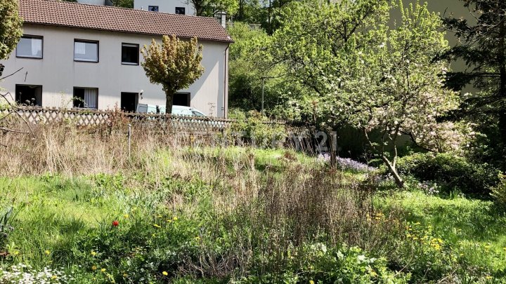 1-2 Familienhaus mit viel Potenzial-perfekt für Familien, Mehrgenerationen & Investoren